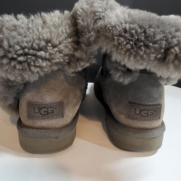 Ugg Classic Gray Ankle Short Boots - Picture 2 of 7